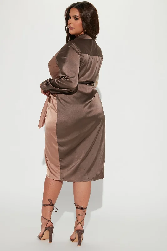 Beauty In A Bottle Satin Midi Dress - Mocha/combo