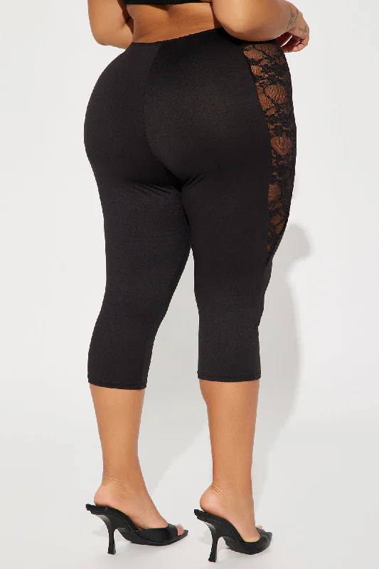 Beneath The Thorns Lace Capri Legging - Black