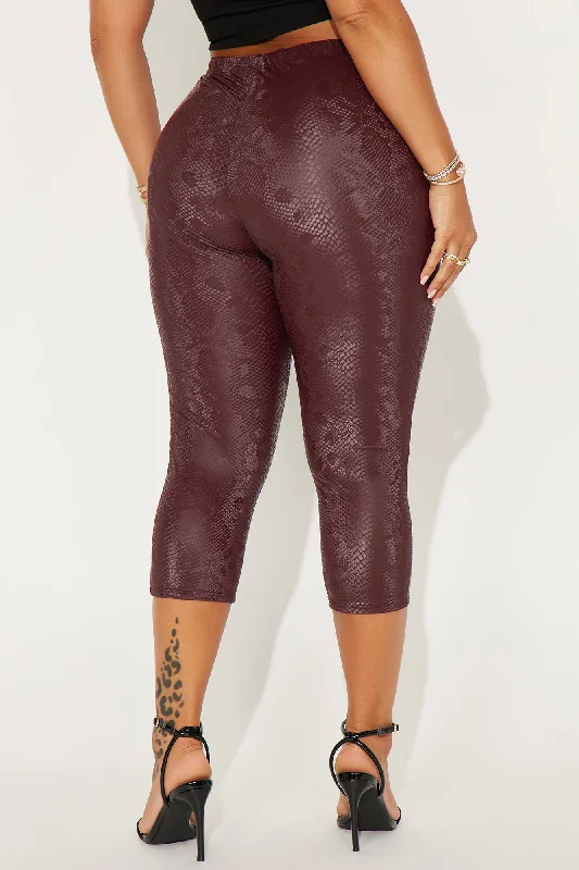 Make A Move Python Capri Legging - Wine