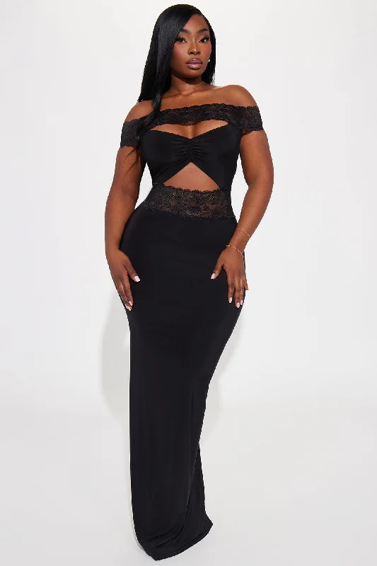 Monica Lace Off Shoulder Maxi Dress - Black