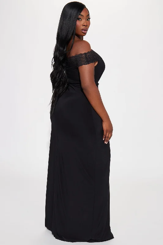 Monica Lace Off Shoulder Maxi Dress - Black