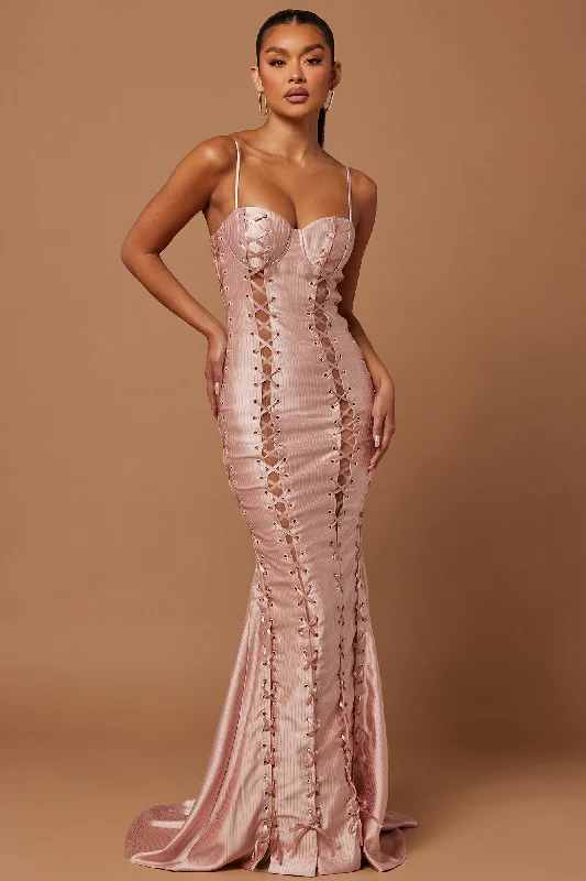 Victoria Lace Up Gown - Pink