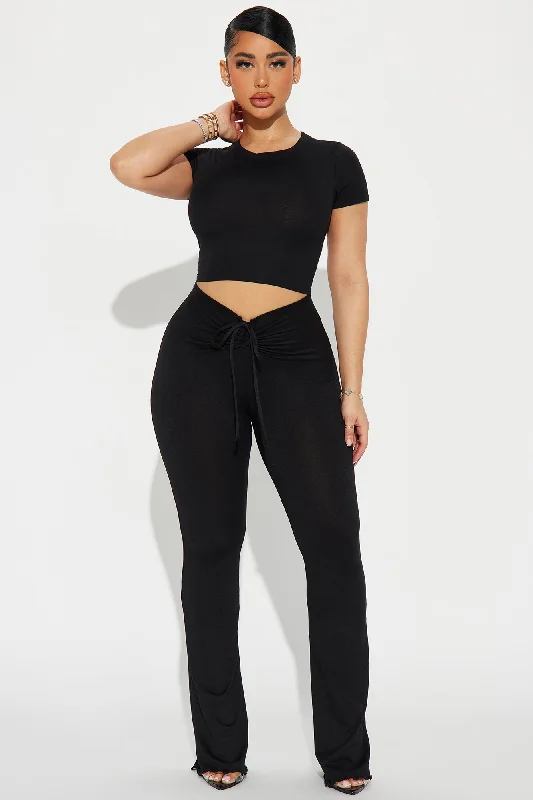 Alana Ruched V Front Flare Pant - Black