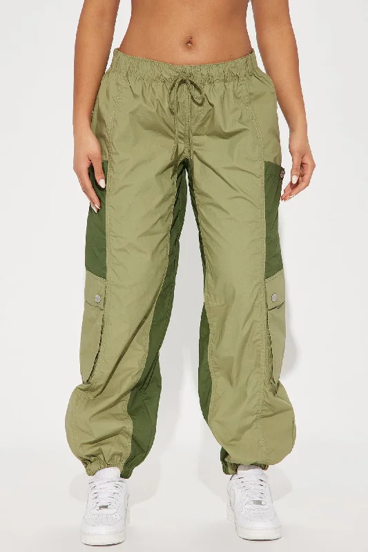 Block Out The Drama Cargo Jogger - Olive