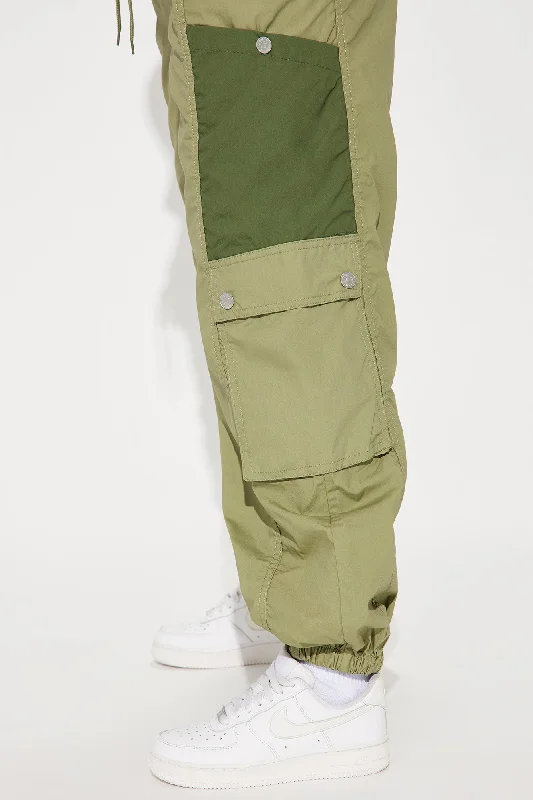 Block Out The Drama Cargo Jogger - Olive