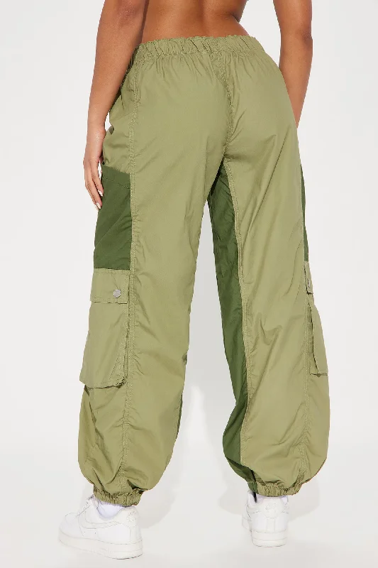 Block Out The Drama Cargo Jogger - Olive