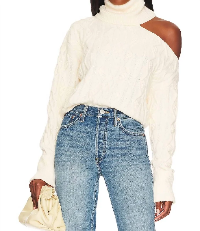 Cropped Cable Knit Raundi In Ivory