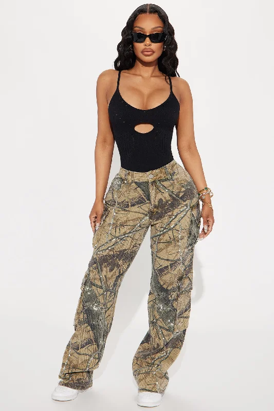 Feeling Rebellious Mid Rise Camo Cargo Pant - Olive/combo