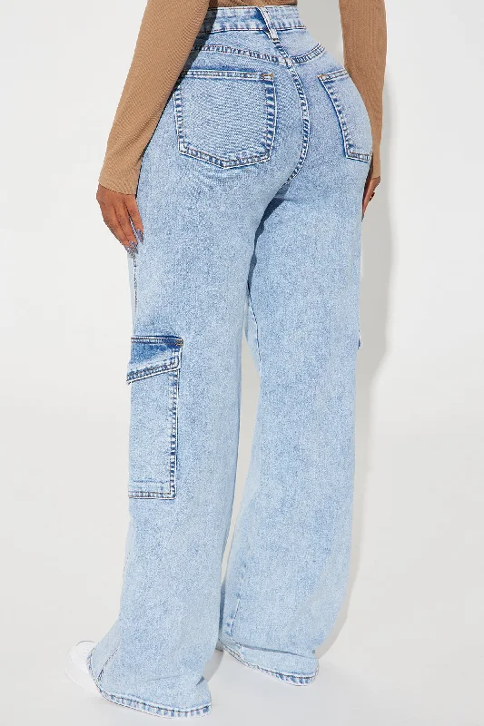 Getting Ahead Stretch Cargo Jeans - Light Wash