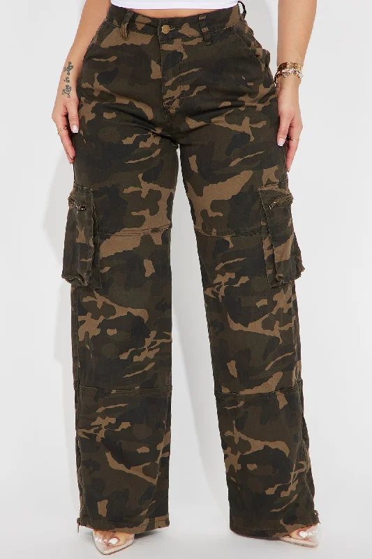 Give It Up Camo Cargo Pant - Olive/combo