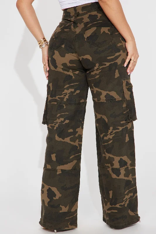 Give It Up Camo Cargo Pant - Olive/combo