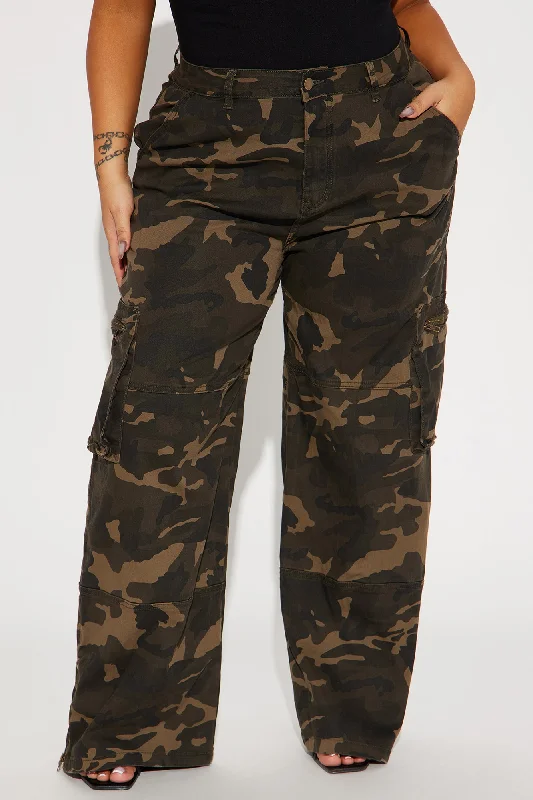 Give It Up Camo Cargo Pant - Olive/combo