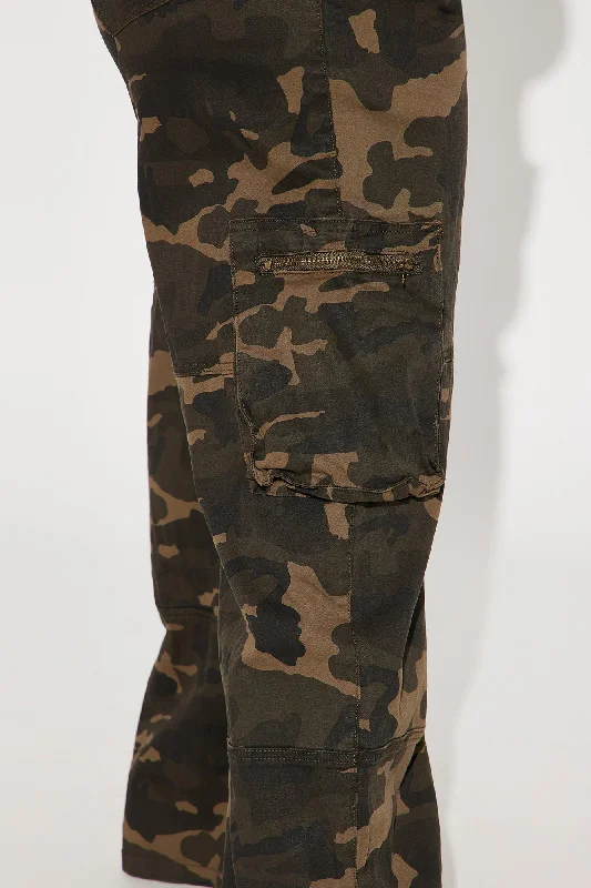 Give It Up Camo Cargo Pant - Olive/combo