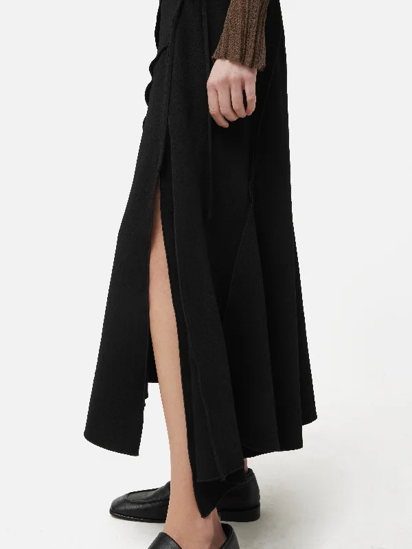 Japanese Crepe Seamed Skirt | Black