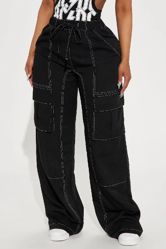 Keep Me Entertained Wide Leg Cargo Pant - Black