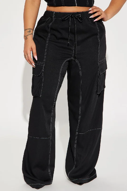 Keep Me Entertained Wide Leg Cargo Pant - Black