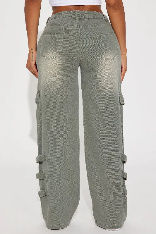 Keep You Goin' Wide Leg Cargo Pant - Grey