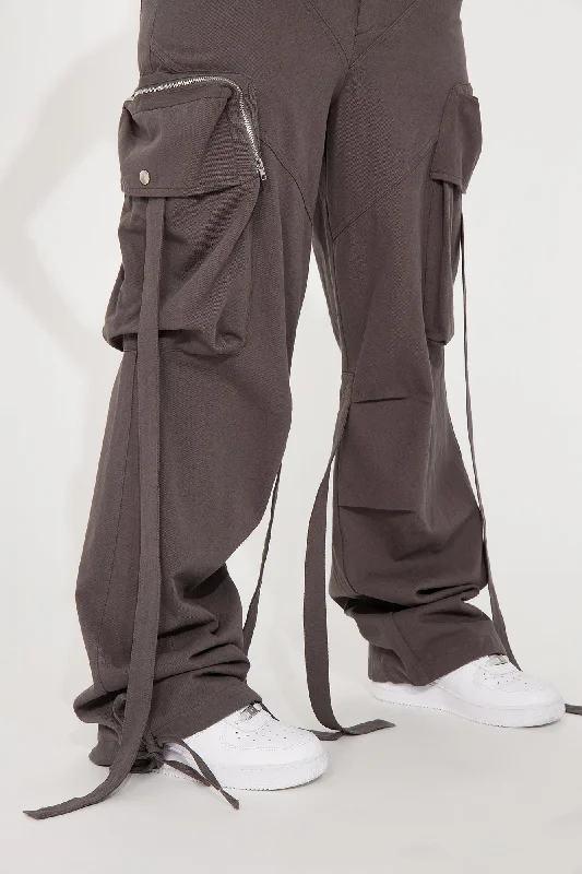 Making Headlines Wide Leg Cargo Pant - Charcoal