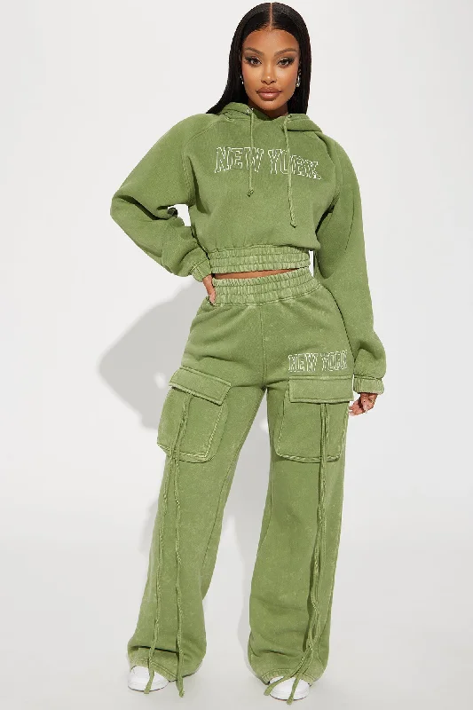 New York Vibes Washed Cargo Sweatpants - Green/combo