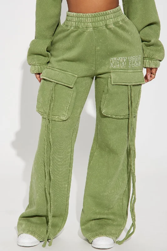 New York Vibes Washed Cargo Sweatpants - Green/combo