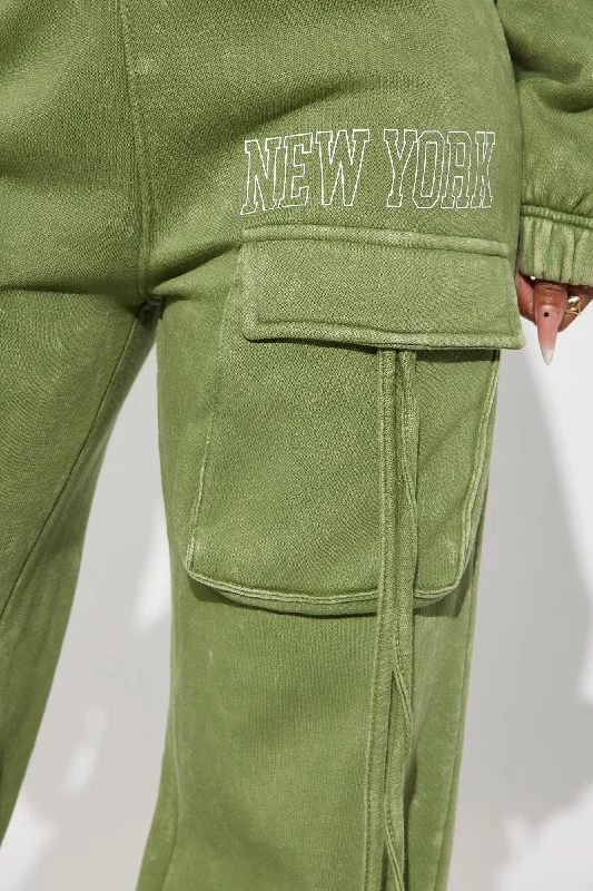 New York Vibes Washed Cargo Sweatpants - Green/combo