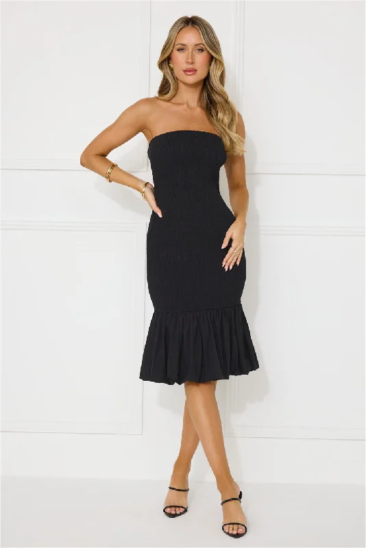 Run My Way Strapless Bubble Midi Dress Black