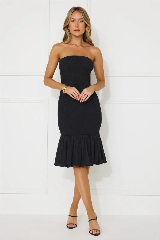 Run My Way Strapless Bubble Midi Dress Black