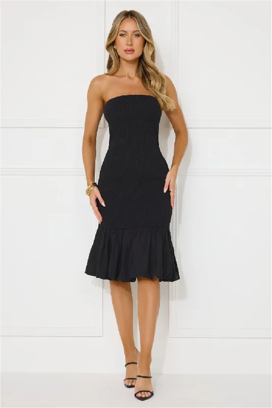 Run My Way Strapless Bubble Midi Dress Black