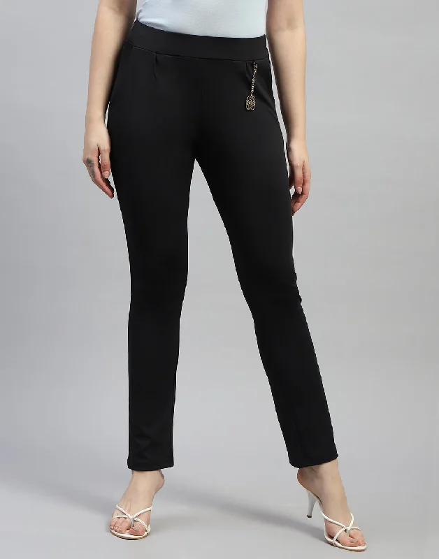 Women Black Solid Regular Fit Jegging