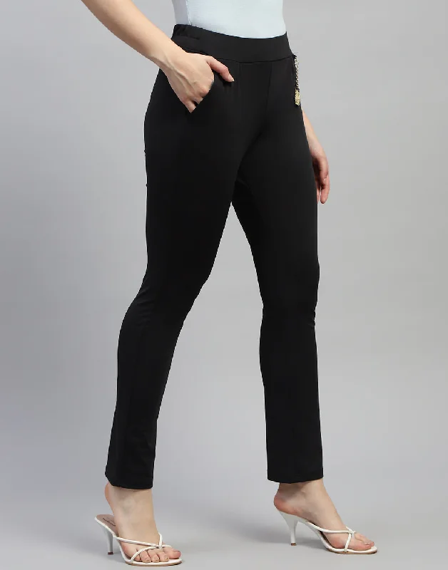 Women Black Solid Regular Fit Jegging